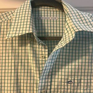 Size Medium Southern Tide Button Up